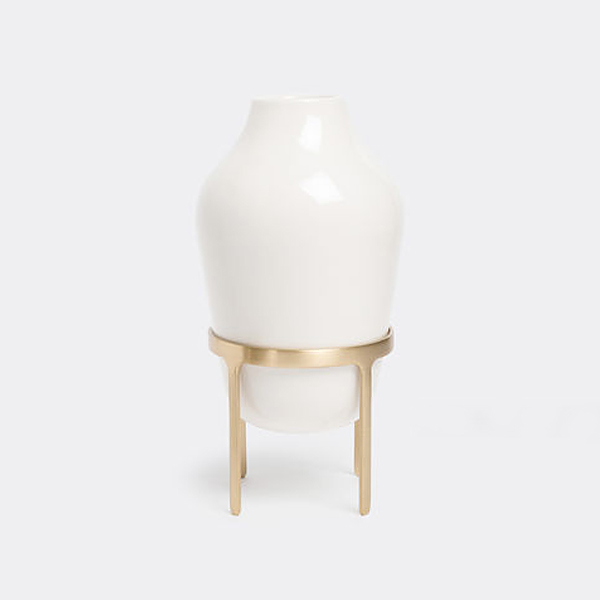 Titus Ⅲ / small white vase&amp; brass stand